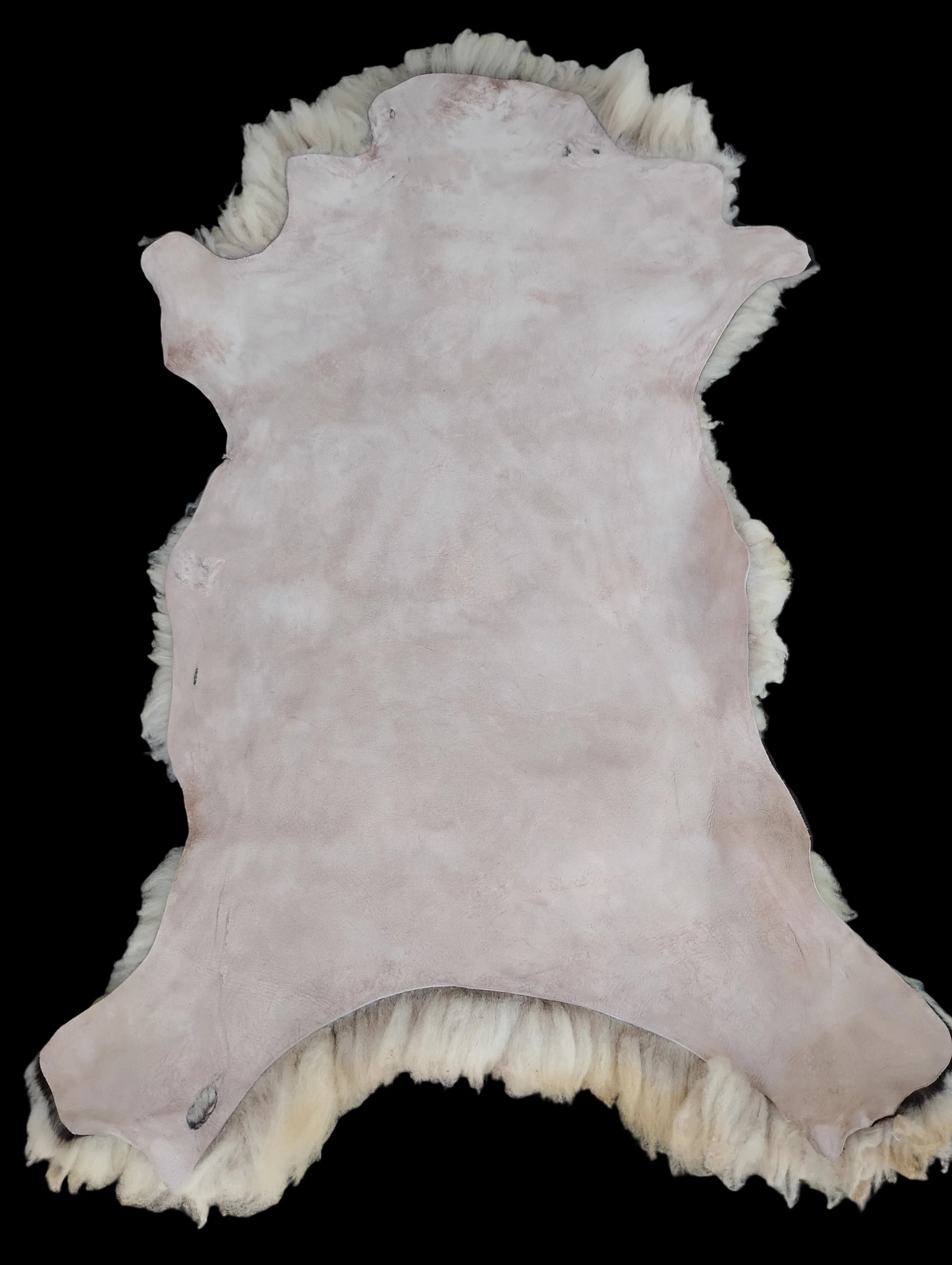Bark tanned sheepskin 53 x 30 / wool 4 inch