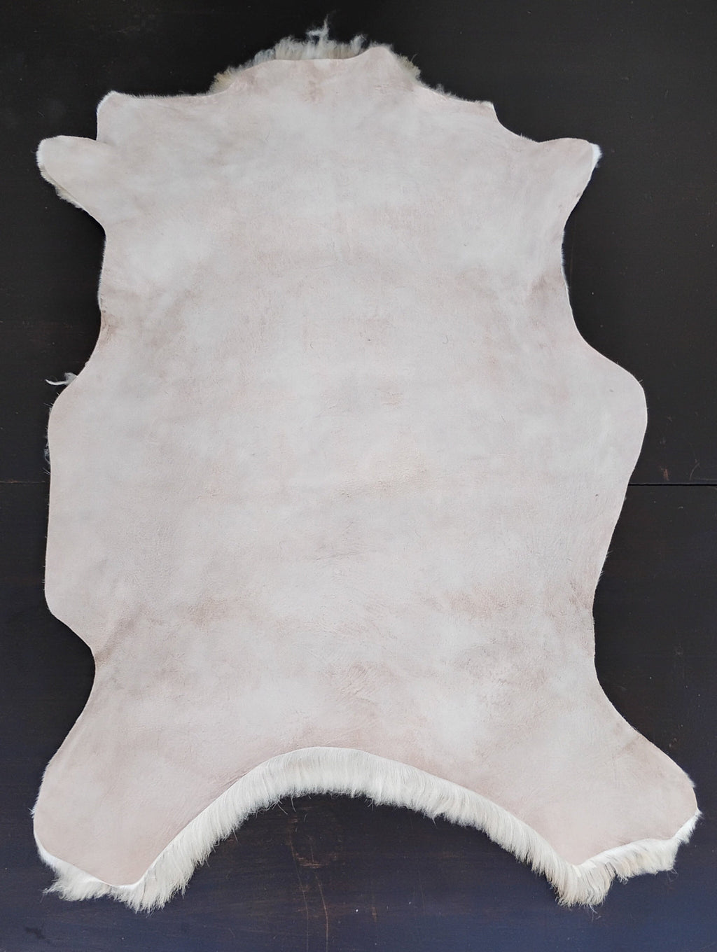 Bark tanned sheepskin 37 x 28 / silky wool and hair