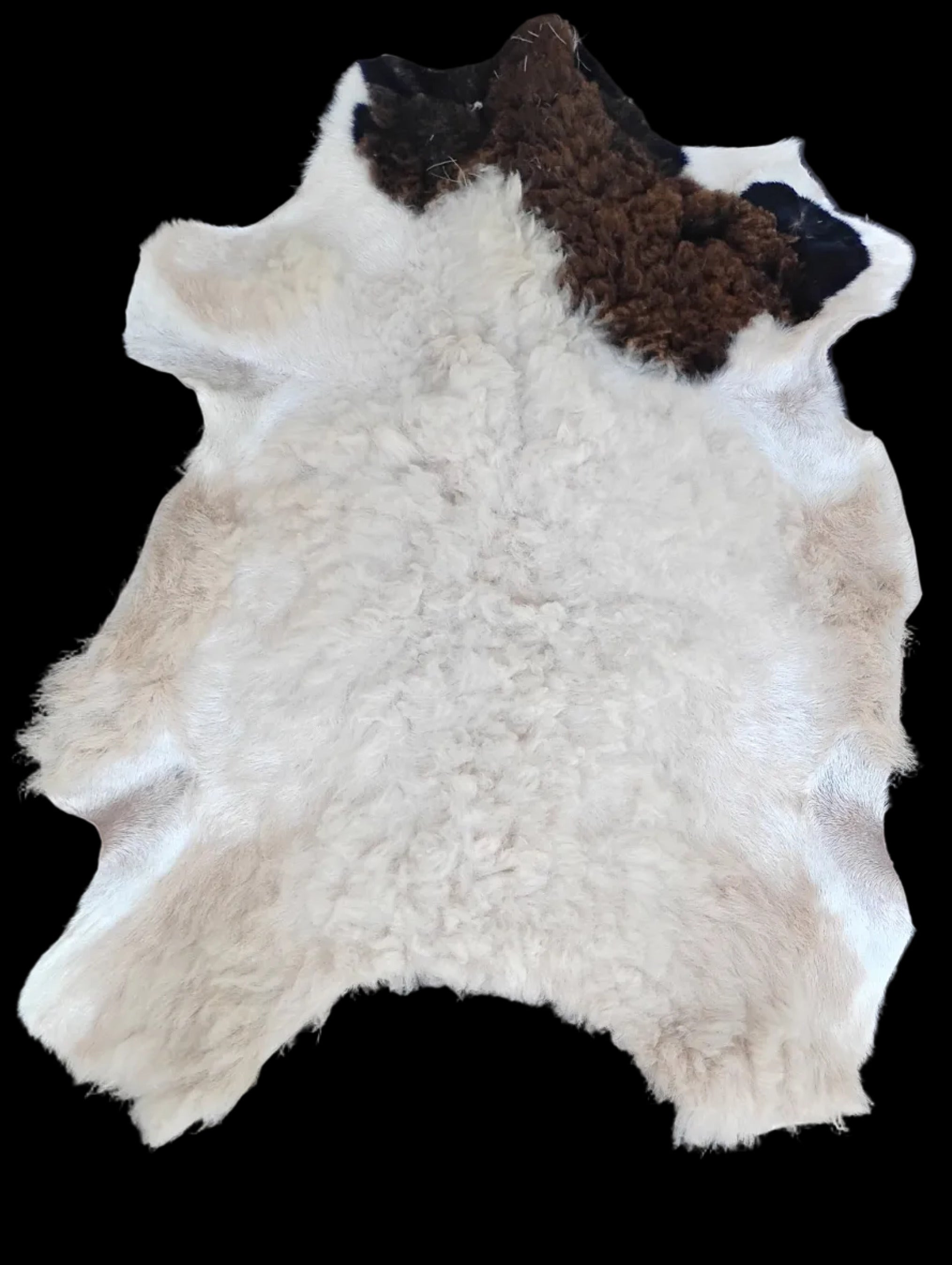 Bark tanned sheepskin 34 x 27 / short soft hair wool mix
