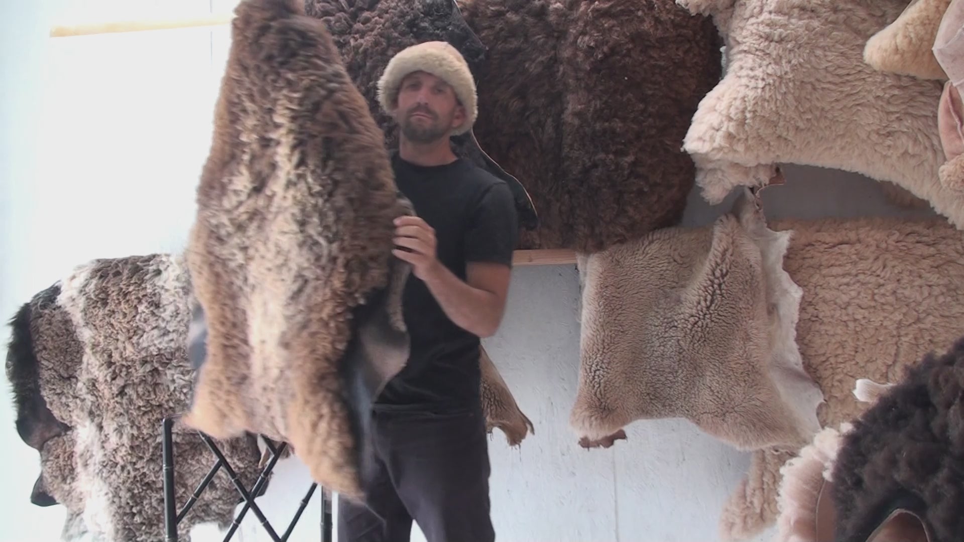Whole sheepskin 40 x 29 2.5 inch fiber