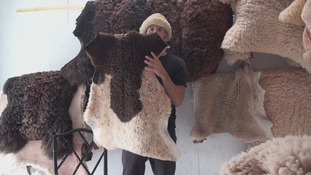 Whole sheepskin 34 x 25 / 1 inch fiber