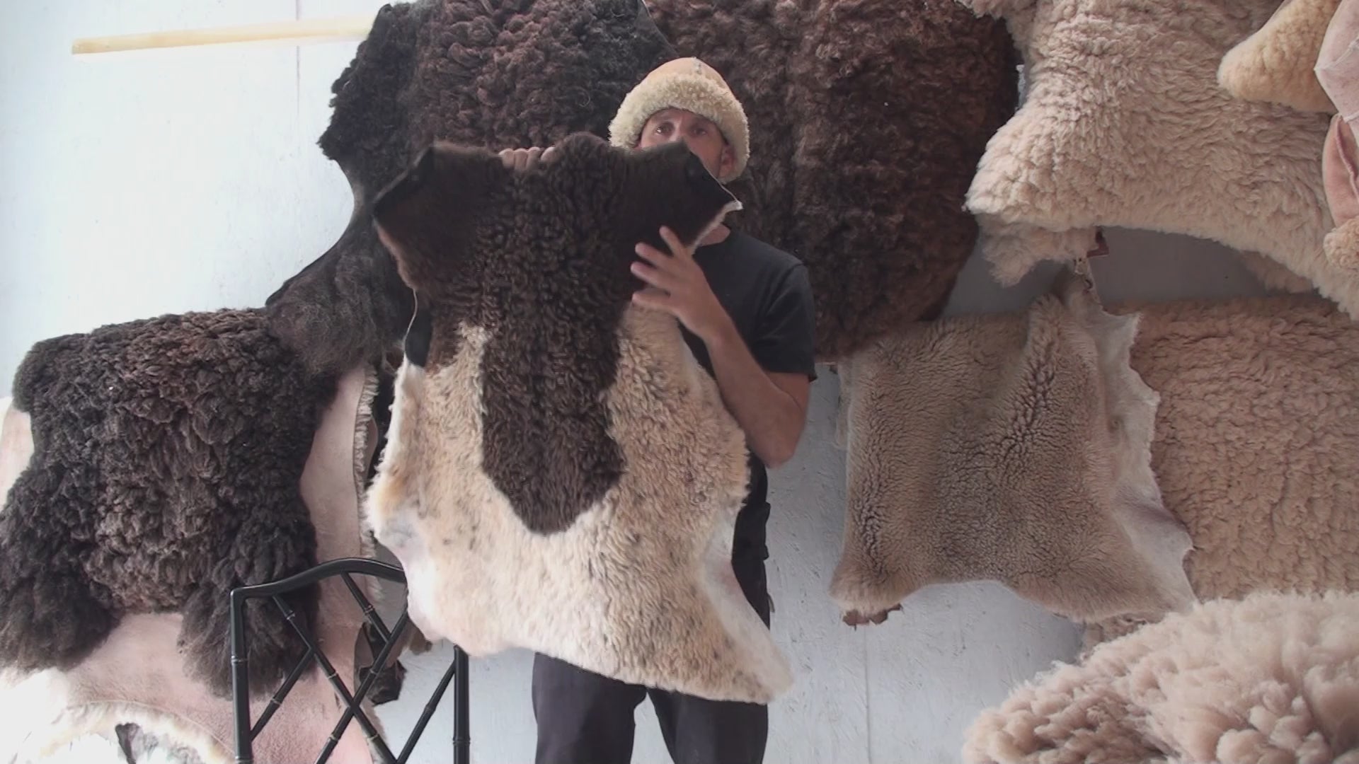 Whole sheepskin 34 x 25 / 1 inch fiber